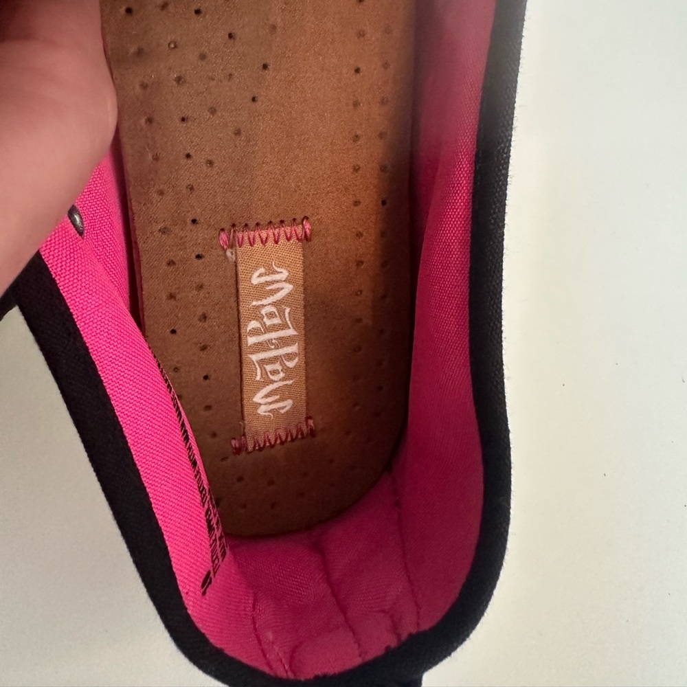 NWOT Casual Black Sneakers Mad Paw slip-on canvas 10 memory foam slides pink - Picture 14 of 14